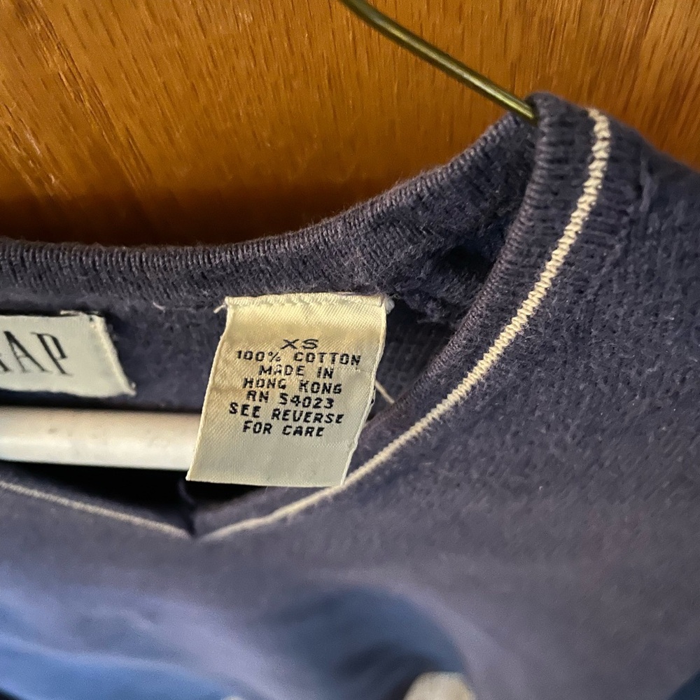 GAP Men's Navy Crewneck Sweater